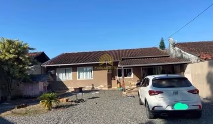 Casa com 2 quartos à venda na Rua Juazeiro do Norte, 630, Boa Vista, Joinville por R$ 379.900