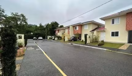 Casa em condomínio fechado com 3 quartos à venda na Rua Itajubá, 192, Bom Retiro, Joinville por R$ 819.900