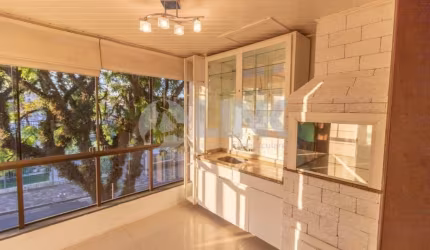 Apartamento de 2 quartos com 2 vagas à venda no bairro Vila Ipiranga em Porto Alegre
