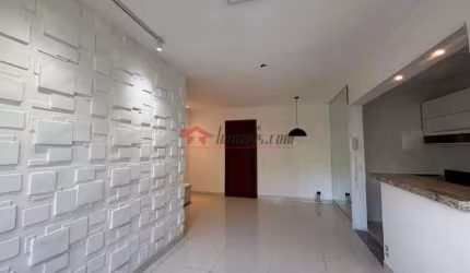 Apartamento com 2 quartos à venda na Rua Paulo Moreira da Silva, 255, Taquara, Rio de Janeiro, 55 m2 por R$ 200.000