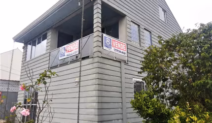 Triplex com 240M² área útil, 3 dormitórios, 2 suítes, Cajuru.