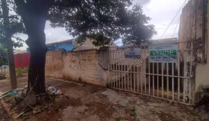 Casa com 6 dormitórios à venda, 210 m² por R$ 290.000,00 - Jardim Pacaembu - Londrina/PR