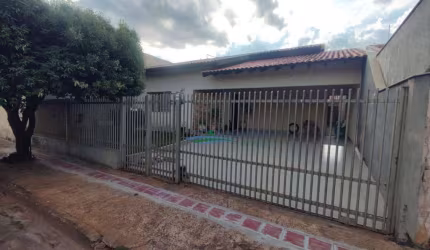 Casa com 4 dormitórios para alugar, 175 m² por R$ 4.000,00/mês - Lagoa Dourada - Londrina/PR