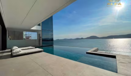 Casa à Venda na Enseada no Guarujá | Alfa Imóveis