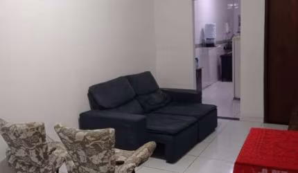 EXECELENTE CASA EM RUA PÚBLICA