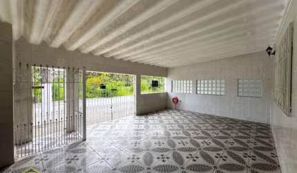 Oportunidade!! São 2 casas Isoladas no mesmo quintal! Financia!!
