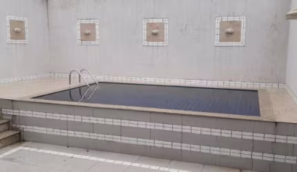 Oportunidade!! Sobrado condomínio com piscina, 02 dorms!!