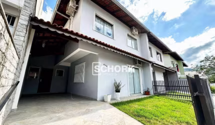 Casa com 3 dormitórios à venda, 149 m² por R$ 660.000,00 - Garcia - Blumenau/SC