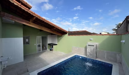 Casa à venda em Mongaguá, Jussara, com 1 suíte, com 66.8 m²
