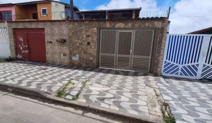 Sobrado à venda em Mongaguá, Plataforma I, com 3 quartos, com 88.9 m²