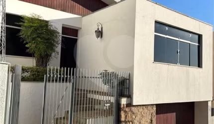 Casa com 3 quartos à venda em Centro - SP