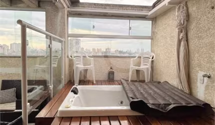 Apartamento com 3 quartos à venda em Vila Galvão - SP