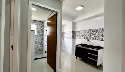 Apartamento reformado e terreo.