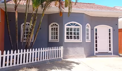 CASA TÉRREA ACONCHEGANTE COM 4 QUARTOS
