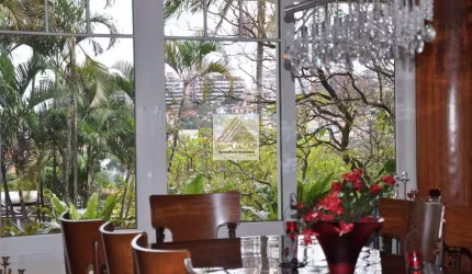Casa Assobradada 5 Dormitórios 4 Suites 9 Vagas no Morumbi