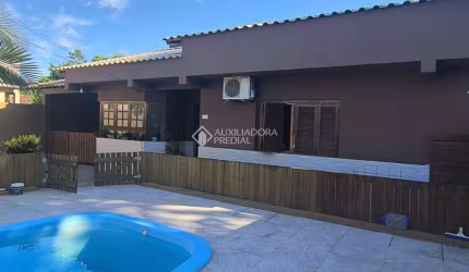 Casa com 2 quartos à venda na Rua Demétrio Ribeiro, 58, Centro, Viamão, 290 m2 por R$ 600.000