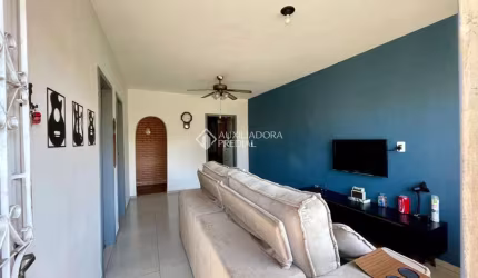 Casa com 2 quartos à venda na Rua Tapirapés, 239, Sarandi, Porto Alegre, 154 m2 por R$ 375.000