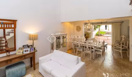 Casa com 5 quartos à venda na Rua Araruama, 785, Vila Jardim, Porto Alegre, 380 m2 por R$ 2.970.000