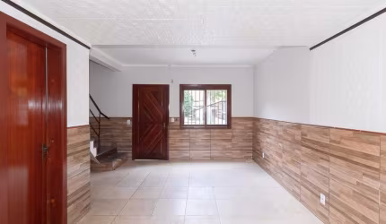 Casa com 2 quartos para alugar na Rua Padre Valerio Alberton, 110, Hípica, Porto Alegre, 85 m2 por R$ 2.200