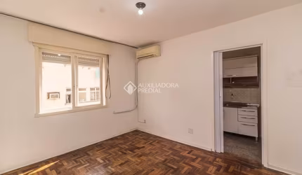 Apartamento com 1 quarto para alugar na Avenida Juscelino Kubitschek de Oliveira, 1030, Jardim Leopoldina, Porto Alegre, 52 m2 por R$ 800