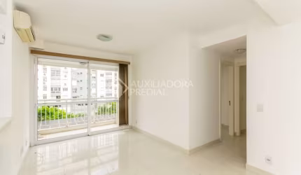 Apartamento com 2 quartos para alugar na Beco Andaraí, 675, Passo da Areia, Porto Alegre, 61 m2 por R$ 2.750