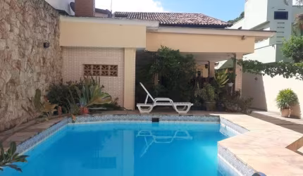 Casa com 4 dormitórios à venda, 192 m² por R$ 2.200.000 - Vila Valqueire - Rio de Janeiro/RJ