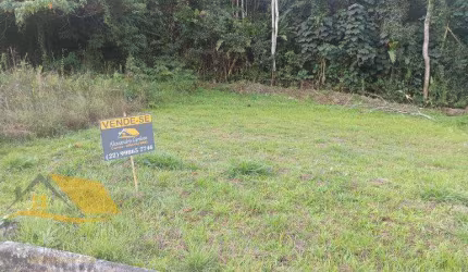 Vendo terreno com 360 mts², totalmente plano em Amparo