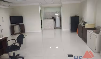 Sala Comercial à venda, 61.00 m2 por R$270000.00  - Centro - Londrina/PR