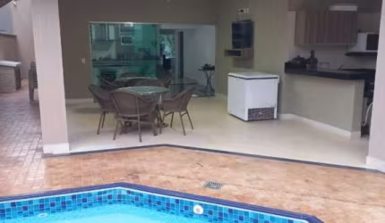 Casa em condomínio fechado com 3 quartos à venda na Das Hortênsias Qd 04 Lt 32, 32, Jardins Lisboa, Goiânia por R$ 1.650.000