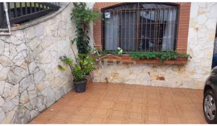 AMPLA CASA - 2 DORMITÓRIOS C/ SUÍTE - PRÓXIMO À PRAIA - JARDIM IMPERADOR - PRAIA GRANDE SP