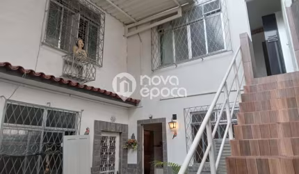Casa em condomínio fechado com 5 quartos à venda na Rua Borges Monteiro, Higienópolis, Rio de Janeiro, 228 m2 por R$ 450.000