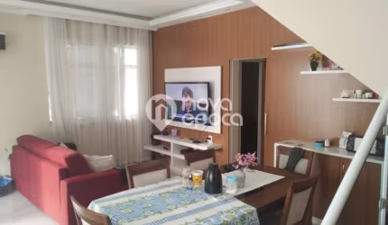 Casa em condomínio fechado com 4 quartos à venda na Rua Nossa Senhora das Graças, Ramos, Rio de Janeiro, 80 m2 por R$ 920.000