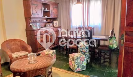Casa em condomínio fechado com 3 quartos à venda na Rua Jiquiba, Maracanã, Rio de Janeiro, 328 m2 por R$ 889.999
