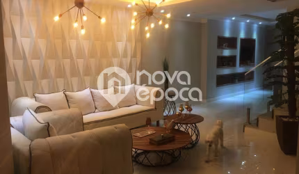 Casa em condomínio fechado com 3 quartos à venda na Estrada Curumau, Taquara, Rio de Janeiro, 220 m2 por R$ 600.000