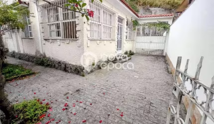 Casa em condomínio fechado com 4 quartos à venda na Estrada do Rio Jequia, Pitangueiras, Rio de Janeiro, 188 m2 por R$ 800.000
