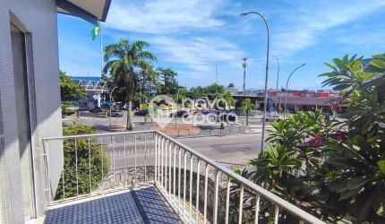 Casa com 3 quartos à venda na Rua Colina, Jardim Guanabara, Rio de Janeiro, 153 m2 por R$ 700.000