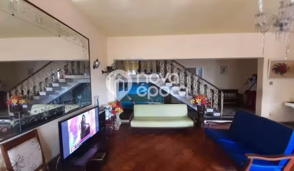 Casa em condomínio fechado com 6 quartos à venda na Rua Enes Filho, Penha Circular, Rio de Janeiro, 300 m2 por R$ 850.000
