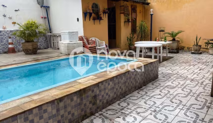 Casa em condomínio fechado com 3 quartos à venda na Rua Licínio Barcelos, Irajá, Rio de Janeiro, 66 m2 por R$ 700.000