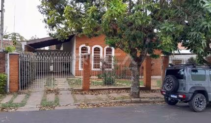 Casa Padrão à venda no Jardim Macarengo, São Carlos: 3 dormitórios, suíte e 7 vagas