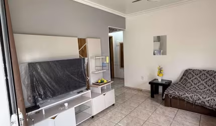 CASA COM 3 DORM, SENDO 1 SUÍTE, TERRENO AMPLO, NO GRAVATÁ, NAVEGANTES SC.