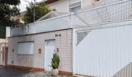 Casa tipo para venda com 3 quartos, sendo 1 suíte, 200m²