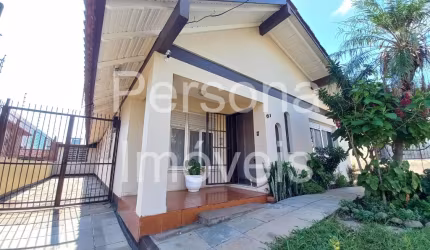 Excelente Casa na Rua Saudável – Medianeira – Porto Alegre - RS