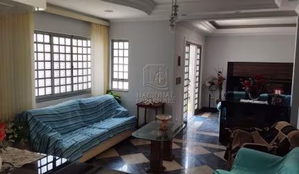 Sobrado com 3 dormitórios, 147 m² para locação na Vila Bastos - Santo André/SP