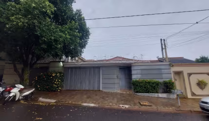 Casa térrea de uso misto, para locação e venda 4 vagas, 4 suítes no Alto da Boa Vista