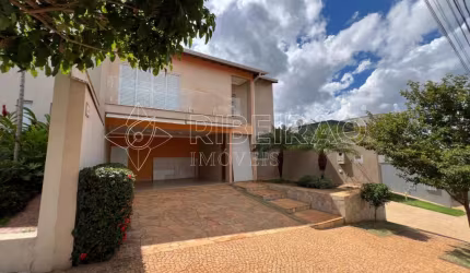 Casa Sobrado com 4 suites sendo uma no térreo completa de armários