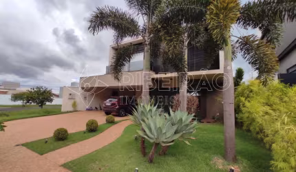 Casa Sobrado em Condomínio 4 suítes para locação e venda no Alto do Castelo