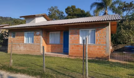 Casa para Venda em Florianópolis, Ratones, 2 dormitórios, 2 banheiros