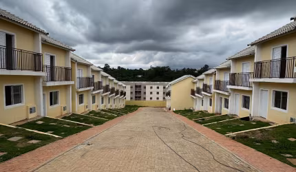 Casa  Cotia 2 Dormitórios Pronta para Morar