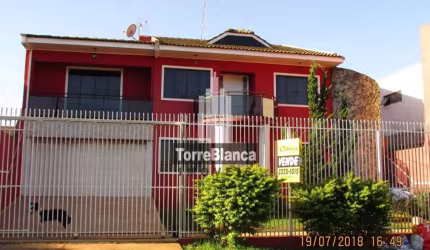 Sobrado à venda 4 Quartos, 3 Suites, 2 Vagas, 462M², Uvaranas, Ponta Grossa - PR