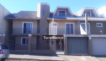 Sobrado à venda 3 Quartos, 1 Suite, 4 Vagas, 199.8M², Uvaranas, Ponta Grossa - PR